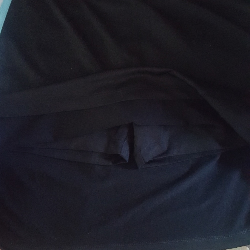 Izod Golf Skirt - Picture 2 of 3